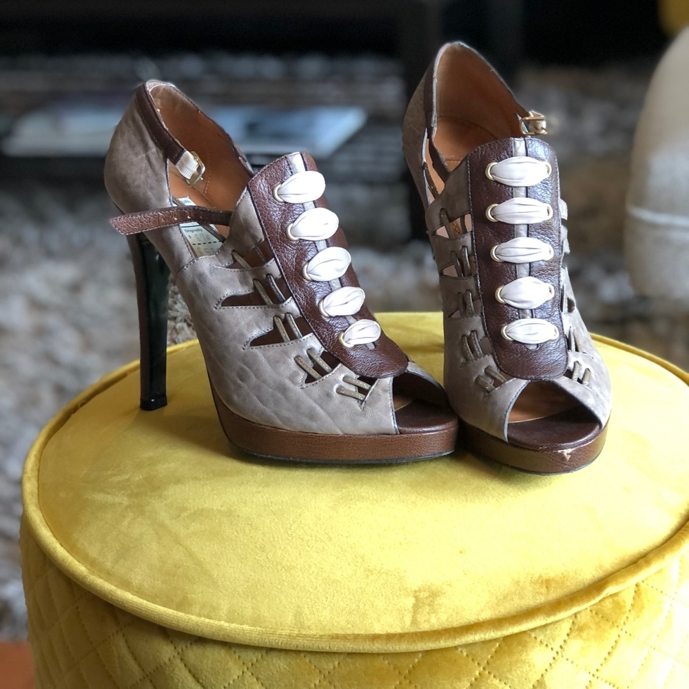 Givenchy Brown Leather Pumps
